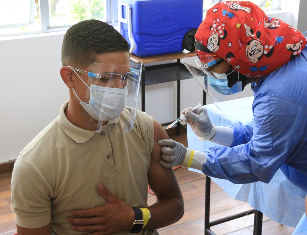 Venezuela inicia vacunación contra COVID-19 para mayores de 12 años