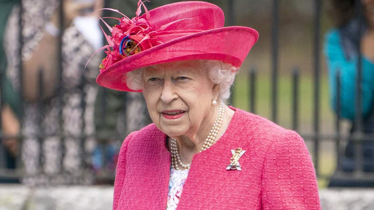 La reina Isabel II atiende audiencias virtuales en Windsor tras su alta hospitalaria