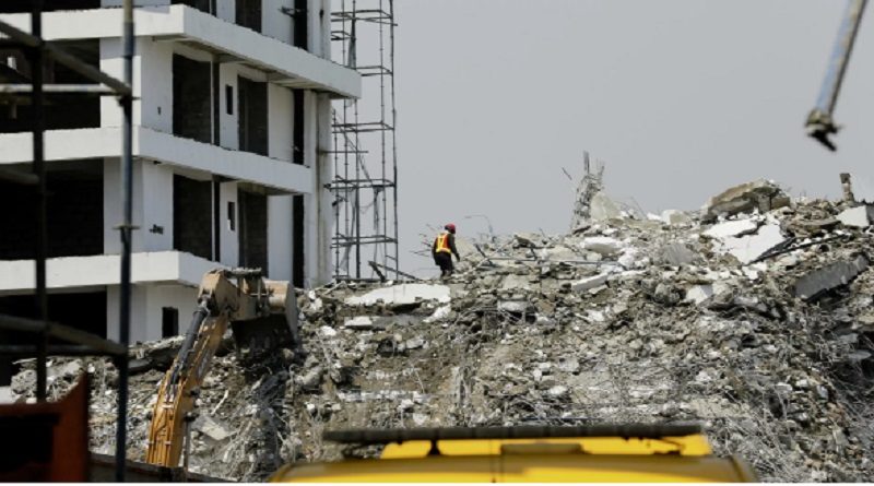 Al menos 42 personas fallecidas por derrumbe de un edificio en Nigeria
