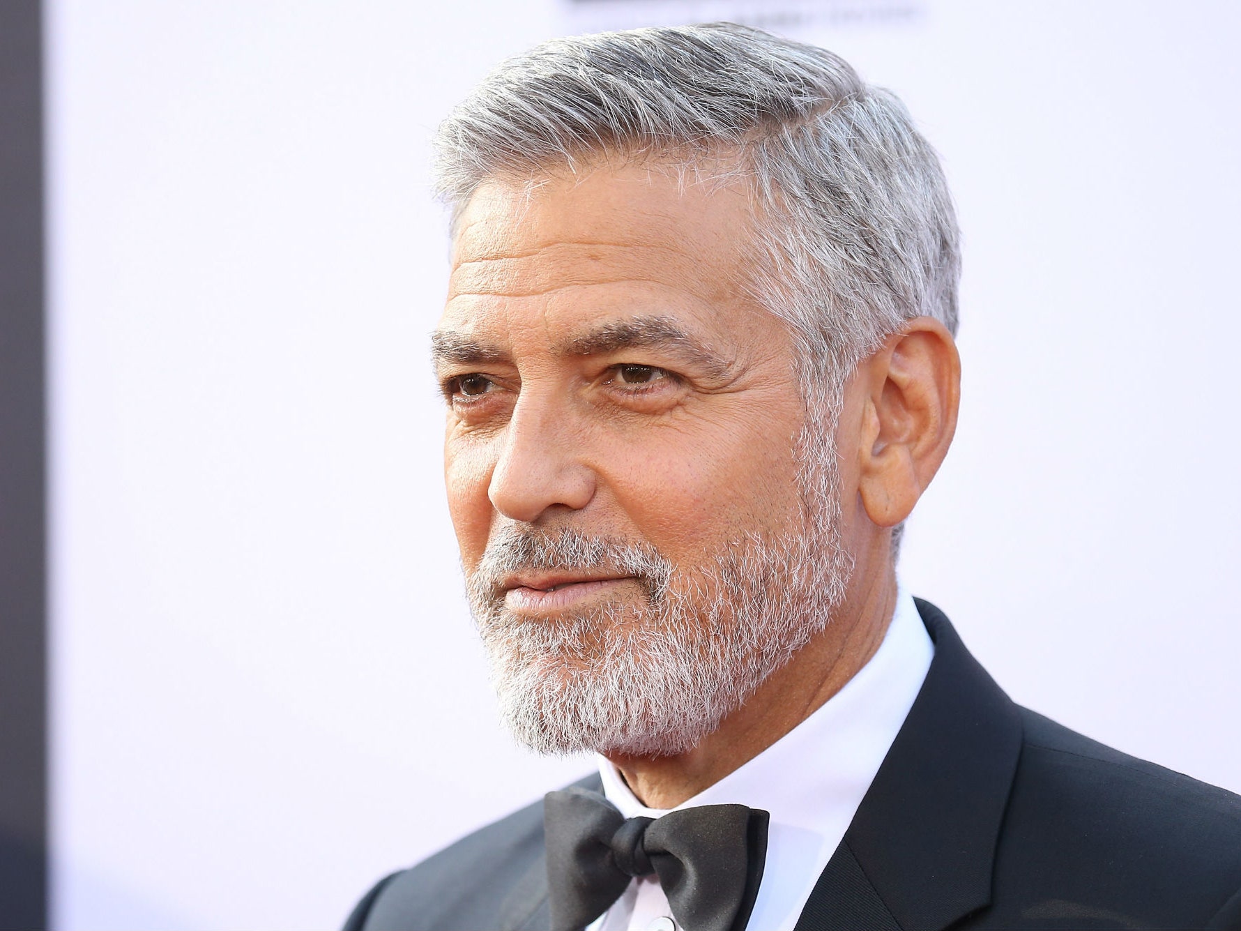 George Clooney pide a la prensa no publicar fotos de sus hijos
