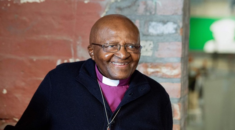 Arzobispo sudafricano y Nobel de la Paz Desmond Tutu muere a los 90 años