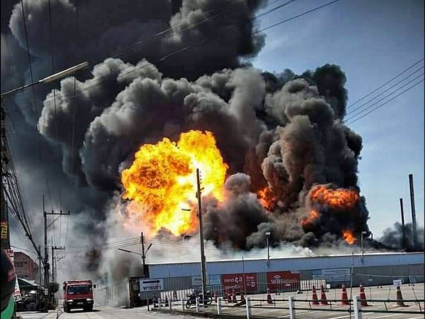 Una empleada descontenta provoca una explosión en un depósito de petróleo
