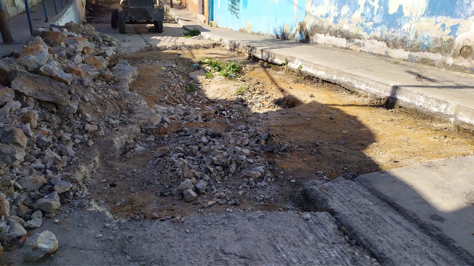 Parroquia La Pastora está invadida de huecos y basura