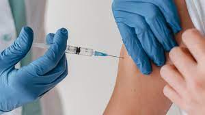 OMS: No se necesitan guantes para vacunar contra la COVID-19