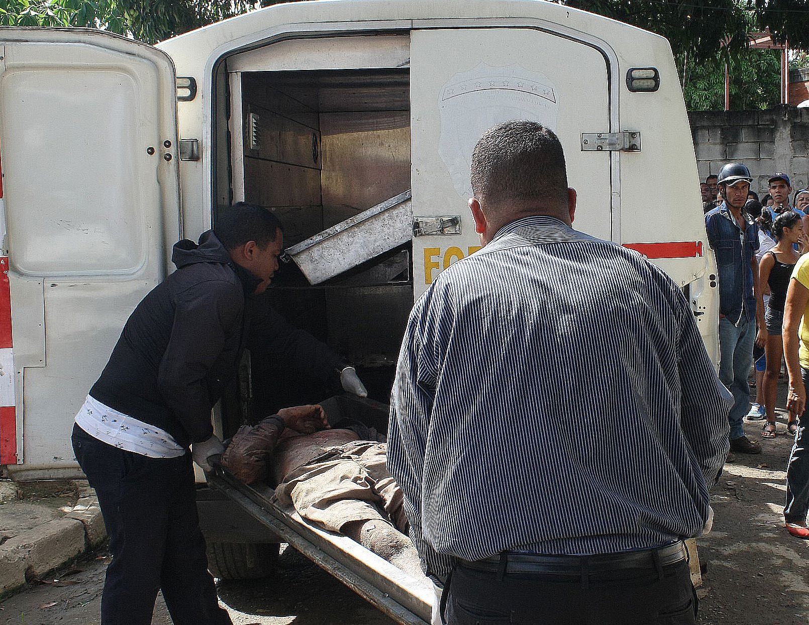 En una zanja encontraron el cadáver descompuesto de un hombre en Maracay