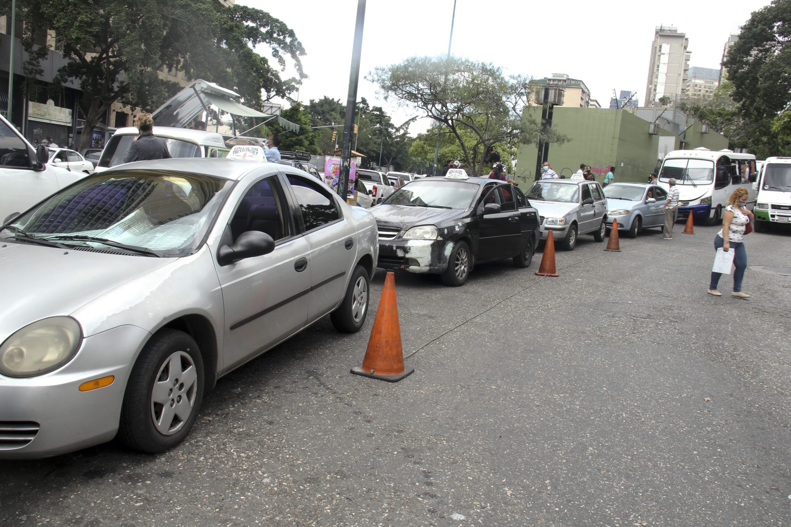 Carreras de taxi bajan 80% por situación país