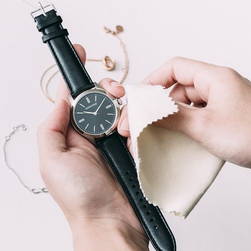 Los mejores consejos para limpiar la correa de piel de tu reloj