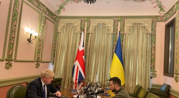 Primer ministro británico se reúne en Kiev con Zelensky