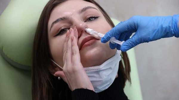 Rusia registró la primera vacuna nasal del mundo contra el COVID-19