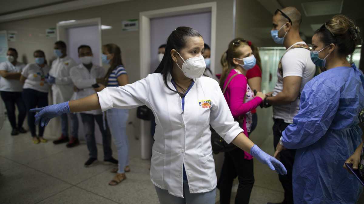 ONG: 2.135 trabajadores de salud se han contagiado de COVID este año