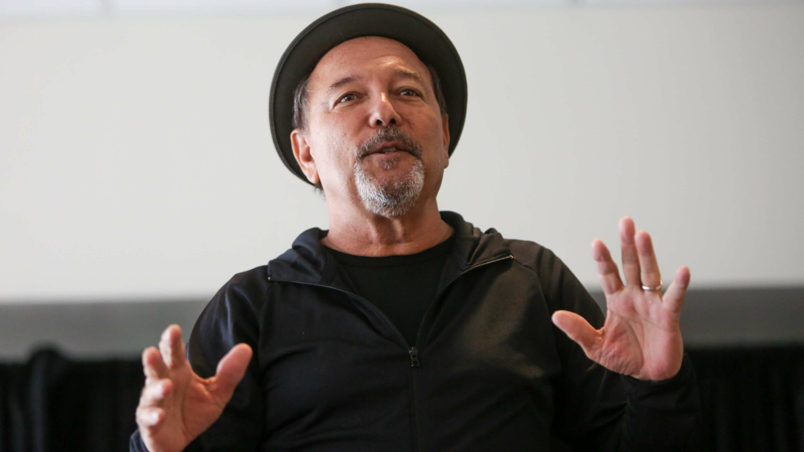 ¿Rubén Blades lanza indirecta a Marc Anthony? «Estoy teniendo muchísimo cuidado con las escaleras»