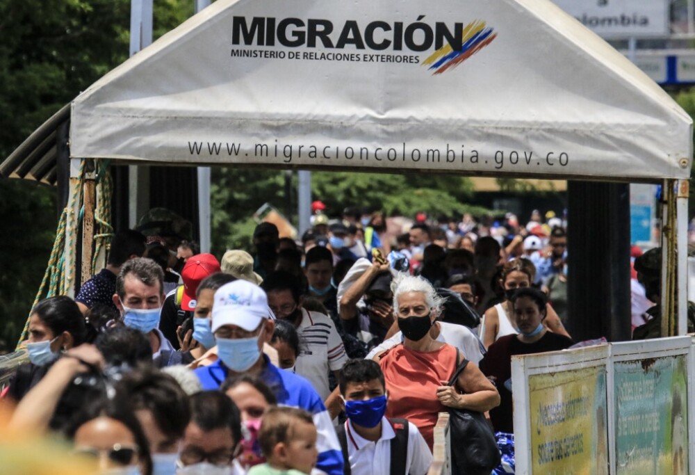 Colombia presenta plan de salud para atender a migrantes venezolanos