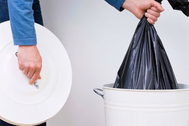 Limpieza doméstica: limpiar el cubo de la basura