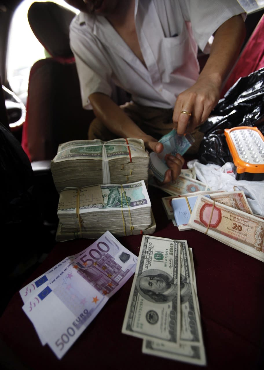 Birmania ordena a bancos suspender pagos de préstamos extranjeros