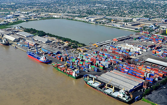 Barco venezolano llega a Barranquilla con 16 mil toneladas de urea