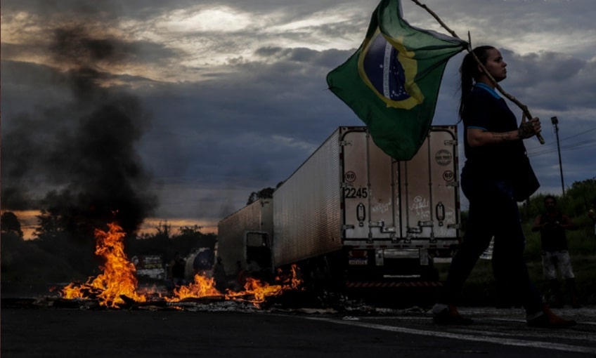 Simpatizantes de Bolsonaro toman las calles en Brasil: Repudian victoria de Lula