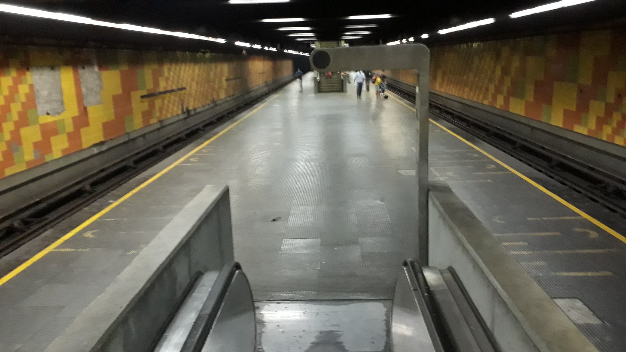 Detenidos por hurto de piezas en escalera mecánicas del Metro de Caracas