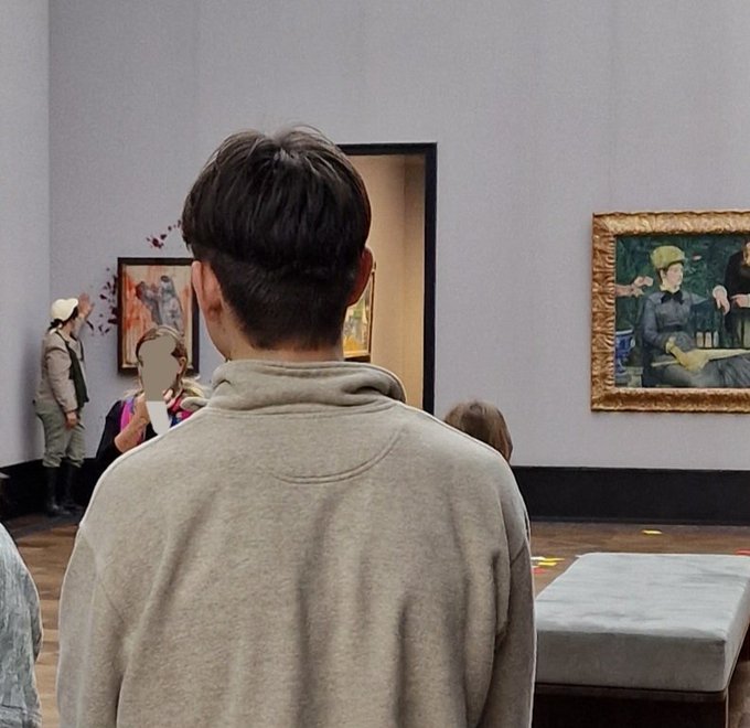 Continúa el vandalismo: Atacan en Berlín con sangre falsa un cuadro de Tolouse-Lautrec