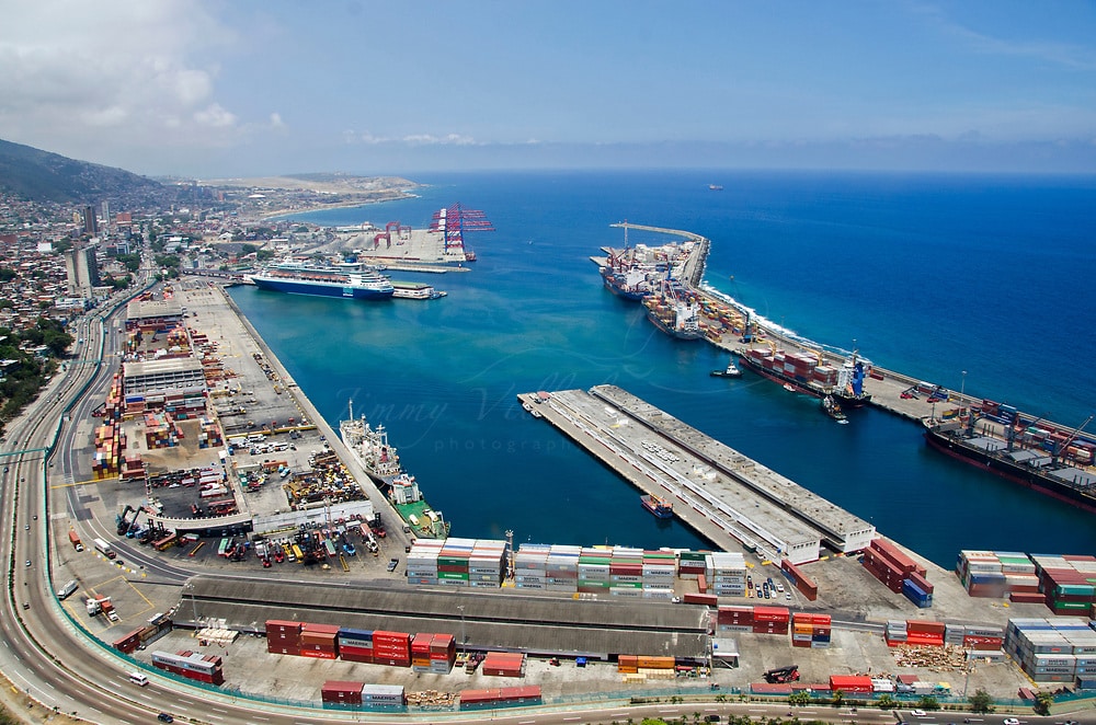 Cámara de Aduaneros: Tres buques semanales llegan a puerto con mercancía navideña