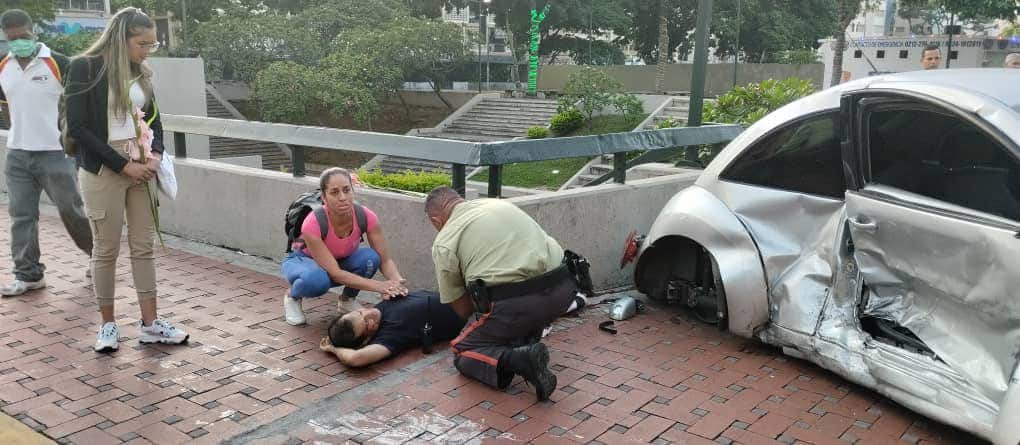 Un hombre herido y otro detenido resultaron tras accidente vial en Altamira