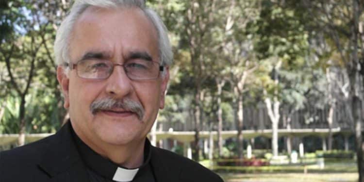 Falleció el padre Francisco José Virtuoso, rector de la UCAB