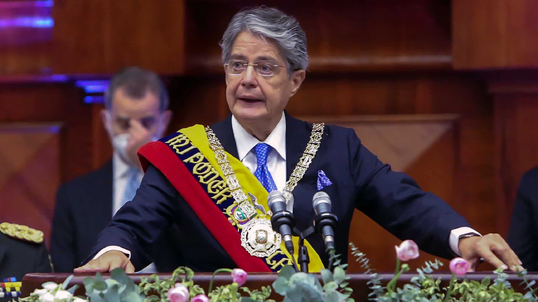 Presidente de Ecuador anuncia incremento  del salario mínimo