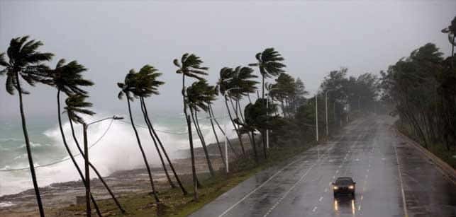 Huracán Nicole no deja daños significativo tras su paso por Las Bahamas