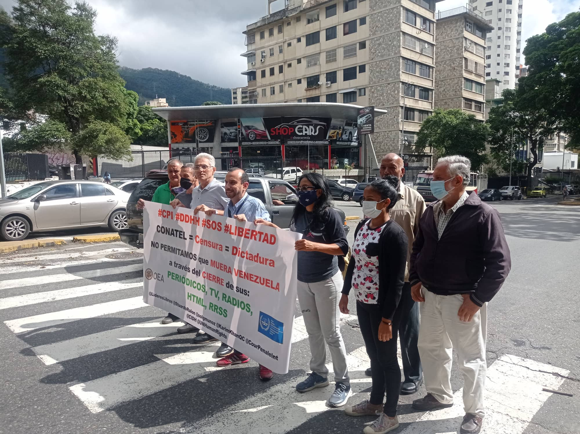 ONG protestó contra la censura y el cierre de medios