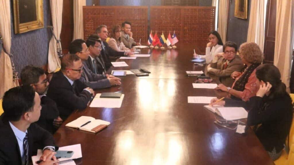 Venezuela organizará encuentro con países de Asia para fortalecer relaciones