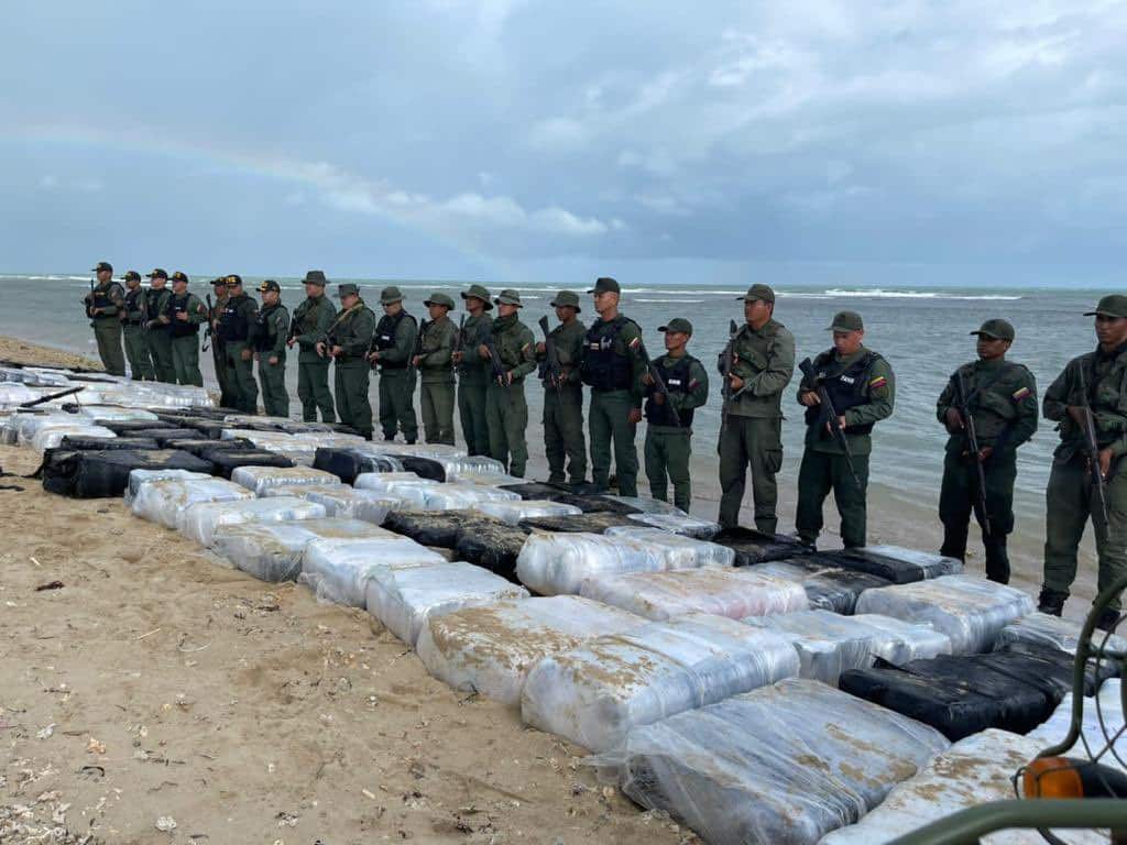 FANB captura a un hombre con 160 bultos de droga en Falcón