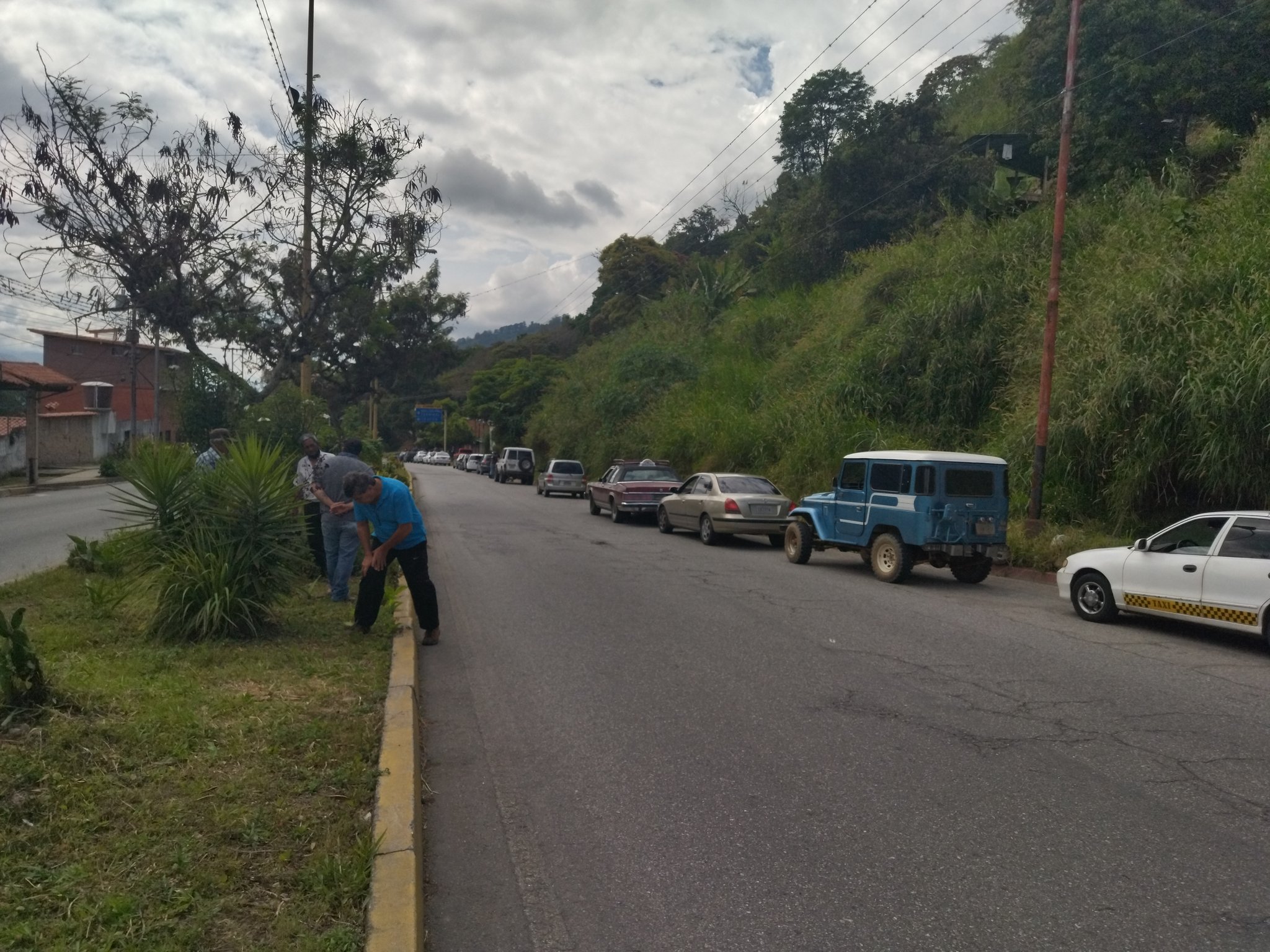 Reportan kilométricas colas para surtir combustible en Mérida (+Video)