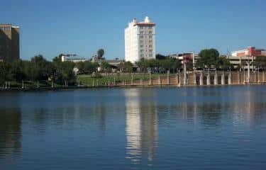 ¡Consternación en Florida! Hallan a una madre muerta junto a sus dos hijos en el fondo de un lago