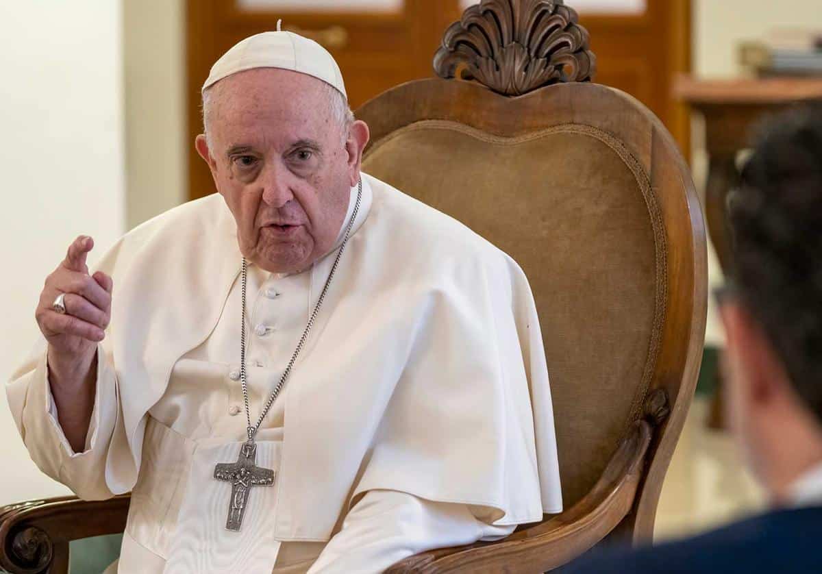 Papa Francisco: Ser homosexual no es un delito, pero sí un pecado