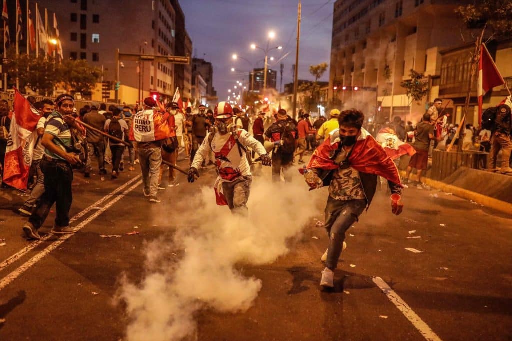 Se eleva a siete la cifra de muertos durante protestas en Perú