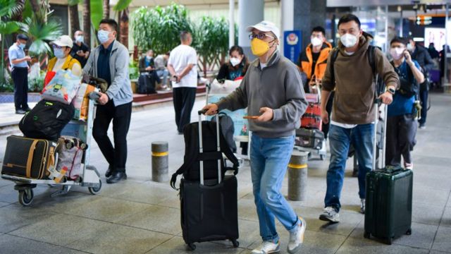 Pekín: son inaceptables las restricciones a viajeros procedentes de China