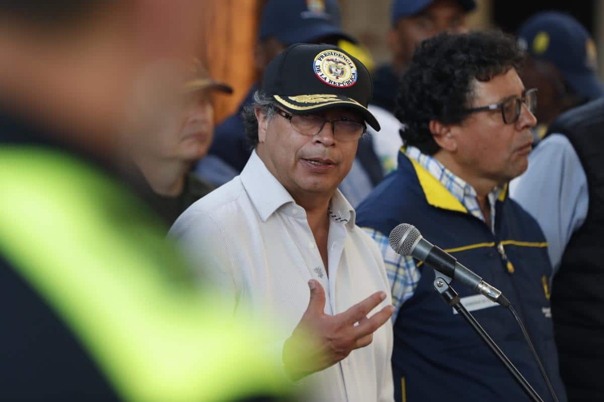 Petro compró hacienda para reubicar a los damnificados tras derrumbe en Colombia