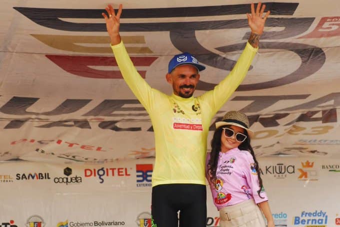 ¡Qué bárbaro! José Alarcón gana la quinta etapa y es el líder de la Vuelta al Táchira