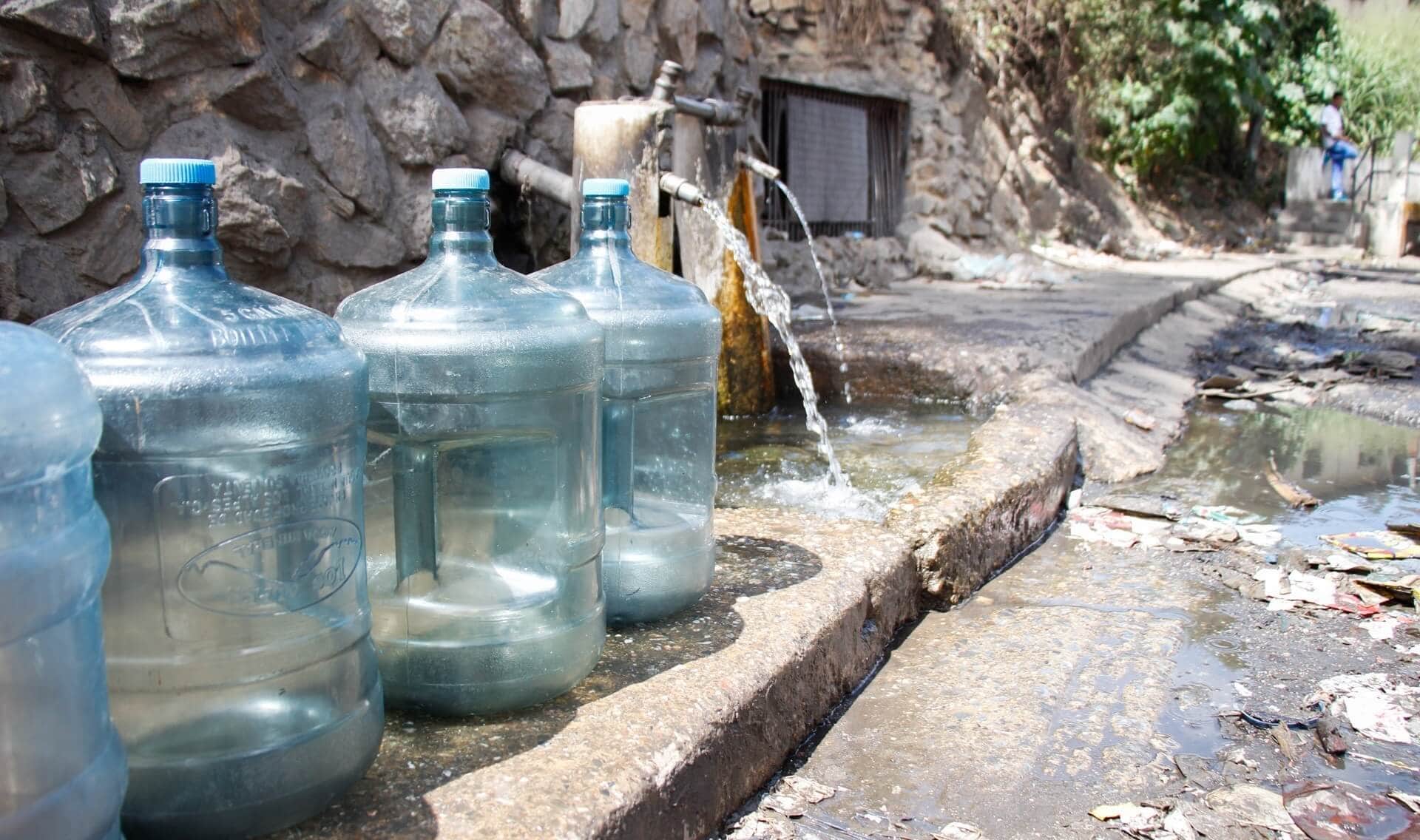 Agua apta para el consumo humano: Qué debe saber antes de beberla