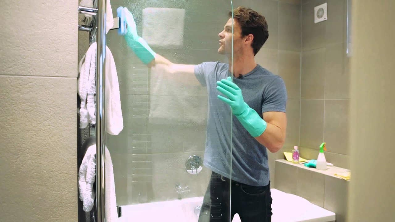 Consejos para limpiar las juntas de la mampara de la ducha
