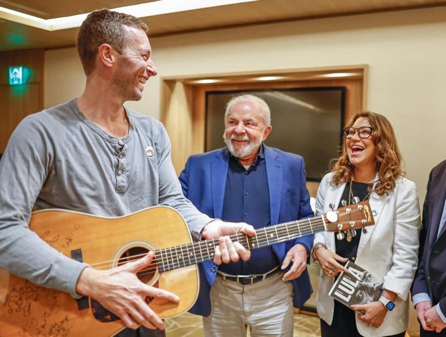 ¡Sorprendente! El gesto del líder de la banda Coldplay con el presidente de Brasil