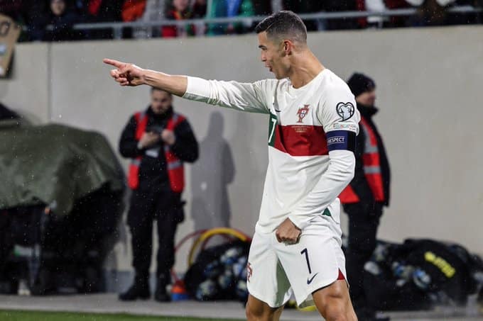 ¡Por todos los Cristianos! Portugal zarandeó a Luxemburgo con doblete de Ronaldo | Diario 2001