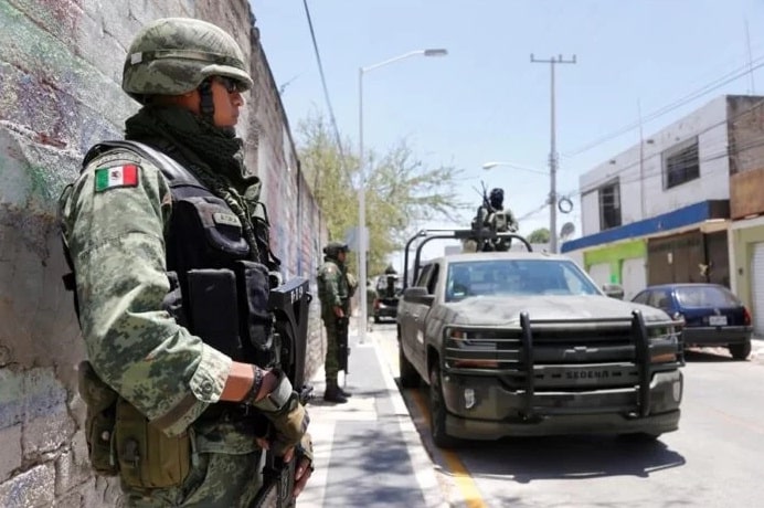 Abren investigación: Asesinato de cinco jóvenes en México pudo ser una ejecución militar