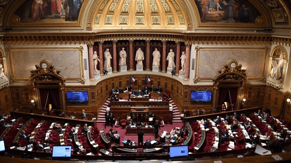 Francia: Esto decidió el Senado sobre proyecto de reforma pensional