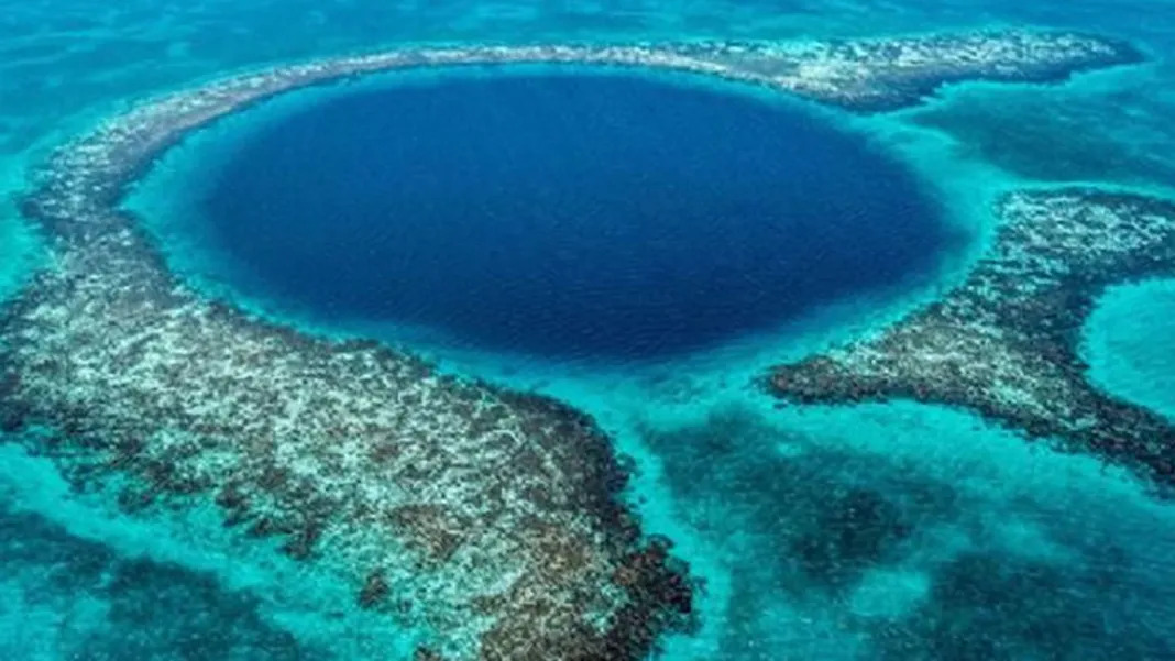 Descubren el segundo agujero azul más profundo del mundo en México