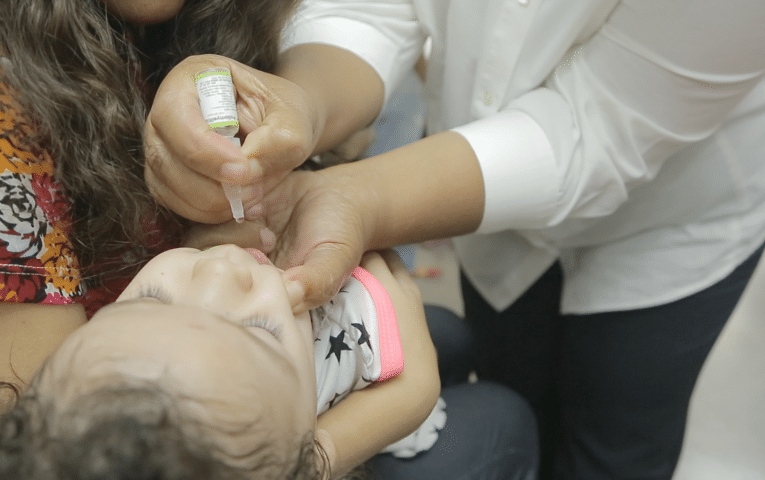 Refuerzan vacunación infantil en Semana Santa
