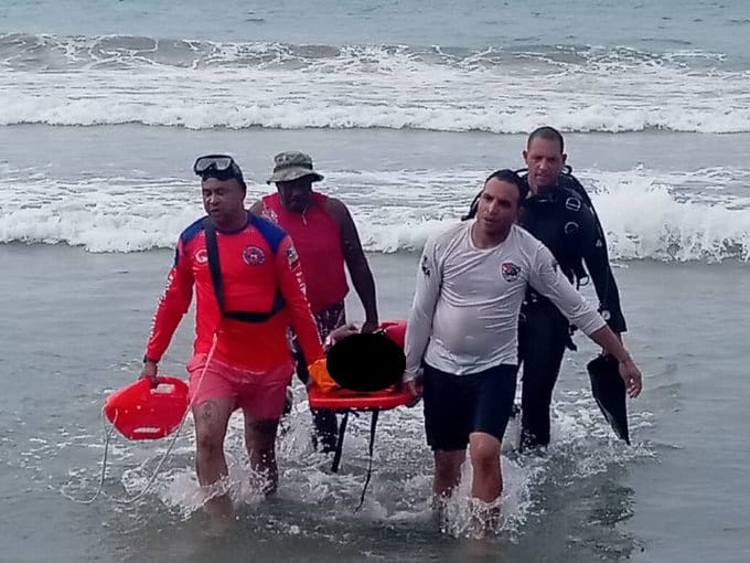 Tragedia en Catia La Mar: Niño de 11 años murió ahogado en la playa del Círculo Militar | Diario 2001