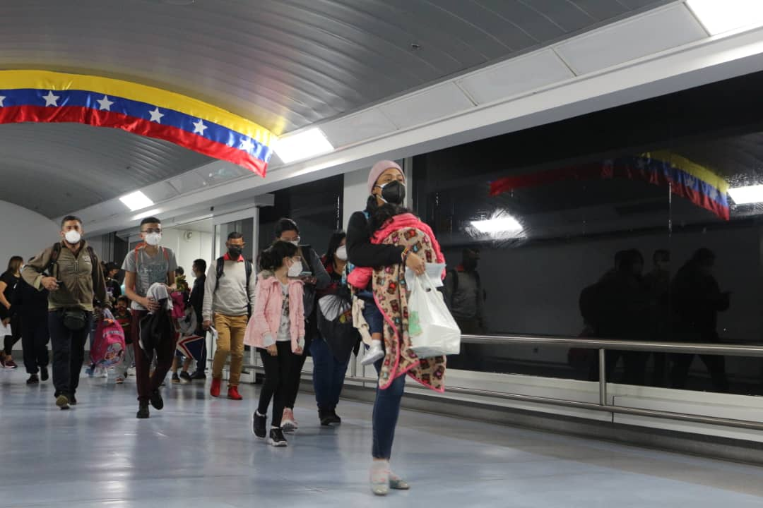 Plan Vuelta a la Patria retorna a venezolanos en vuelo especial