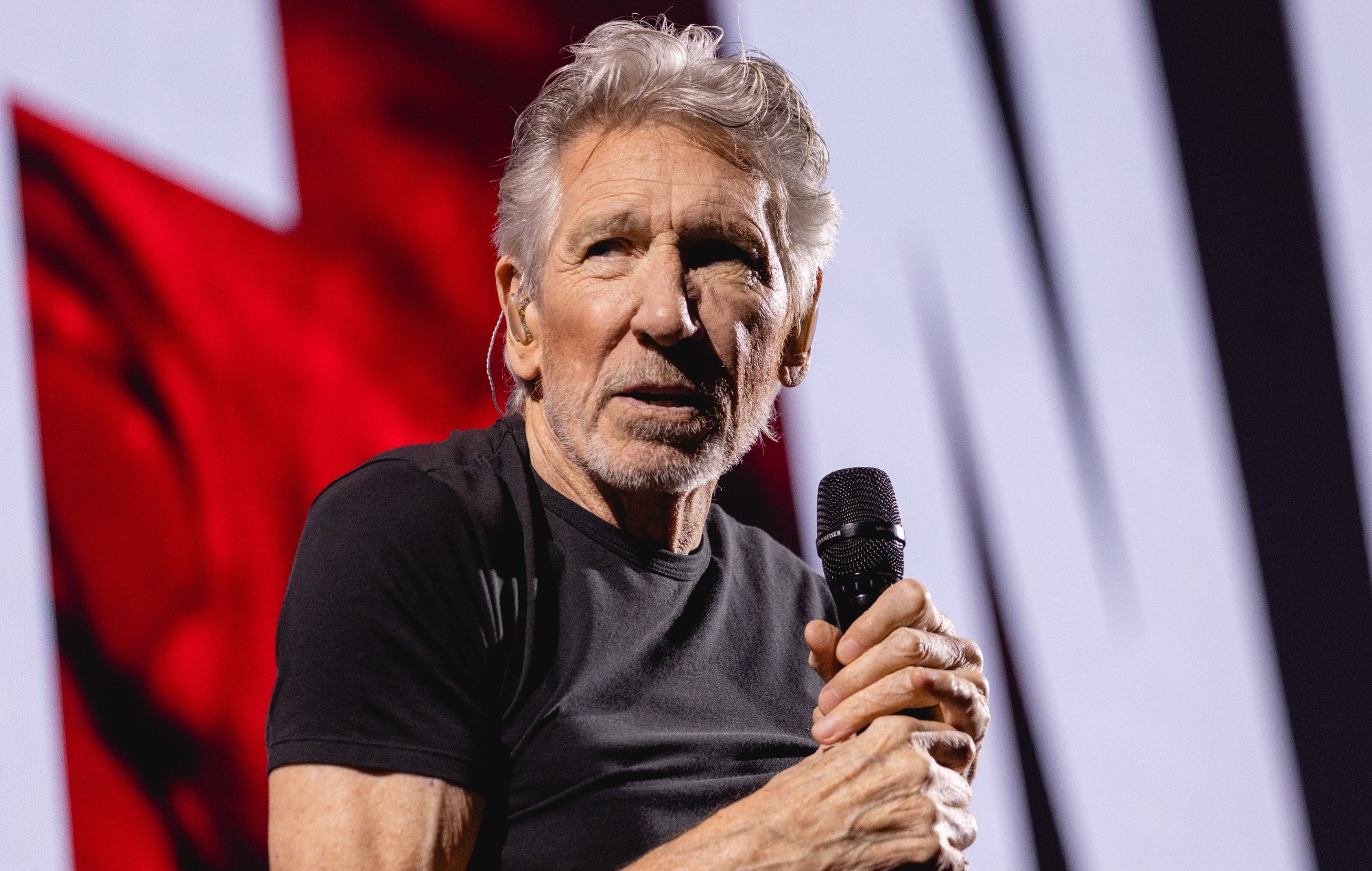 Roger Waters causa 