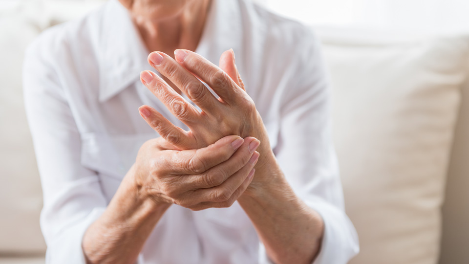 Ejercicios para mejorar la rigidez causada por la artritis | Diario 2001