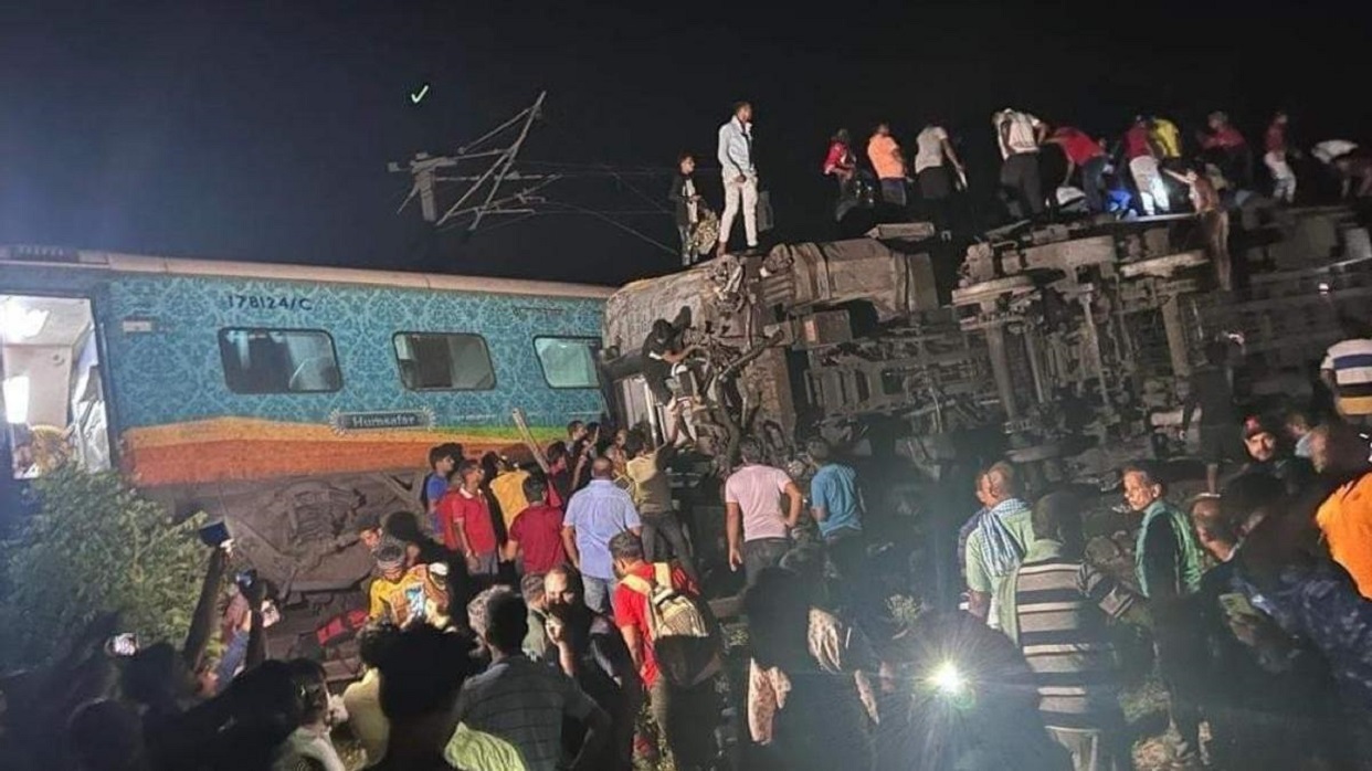 El rey Carlos III se pronuncia por el accidente de tren en la India